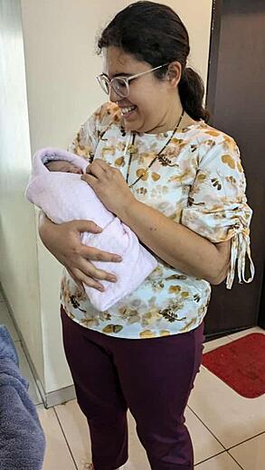 Dr. Anjani Dixit with patient — moment of joy 5